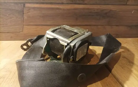 Audi A2 Front seatbelt 560788301 008R000