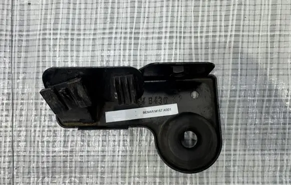 Maserati Ghibli Front splash guards bracket B430