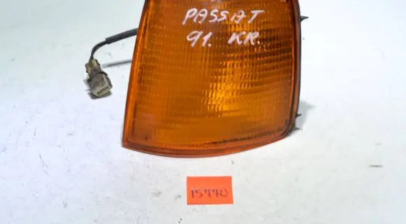 Volkswagen PASSAT B3 Front indicator light 