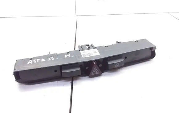 Opel Astra H Hazard light switch 13100105 03758075