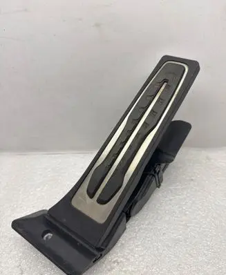 BMW 5 G30 G31 Accelerator throttle pedal 6871053 12037313DE 6PV01043563
