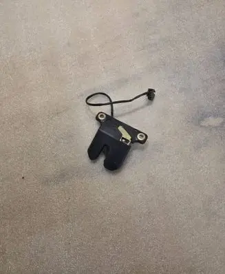 Loading door lock