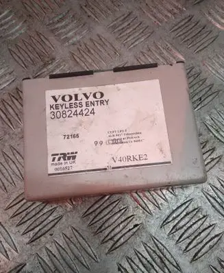 Volvo S40, V40 Door central lock control unit/module 30824424