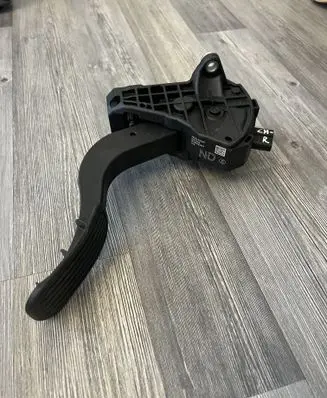 Toyota C-HR I Accelerator throttle pedal 78110F4020