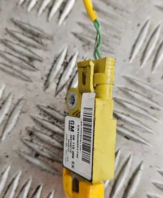 Opel Corsa C Airbag deployment crash/impact sensor 09115068 EXT0080517W 343149712