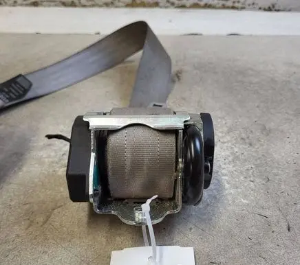 Volvo C70 Front seatbelt 603647900 6841707