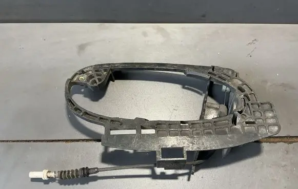 BMW 7 E65 E66 Rear door exterior handle 70137041