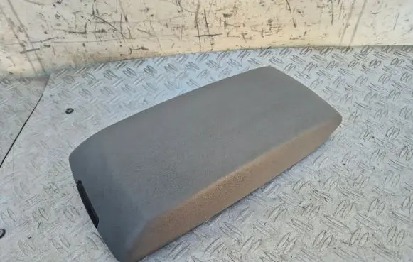 Chrysler 300 - 300C Armrest P1057280XDBAC