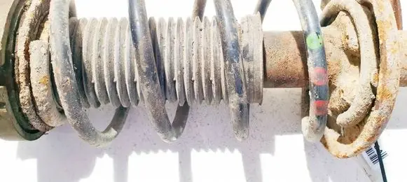 Volkswagen Polo IV 9N3 Front coil spring 