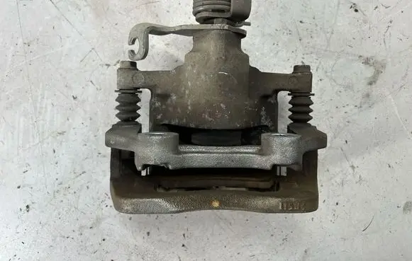 Ford Mustang VI Rear brake caliper FR3C2K327