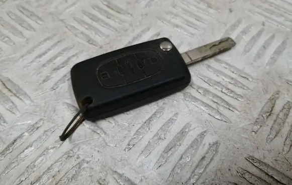 Peugeot Partner Ignition key/card 
