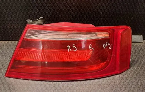Audi A5 8T 8F Rear/tail lights 8T0945096