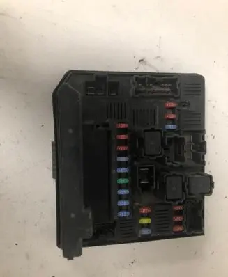 Nissan Qashqai Fuse module 284B7JD00B 519228324