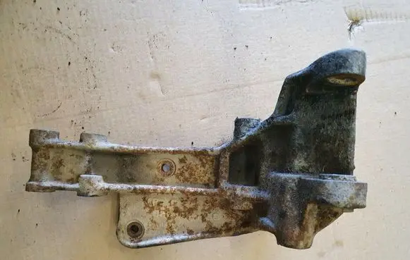 Volkswagen Golf II Generator/alternator bracket 068903145G