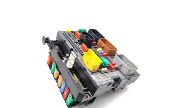 Citroen Berlingo Fuse module 9807028780