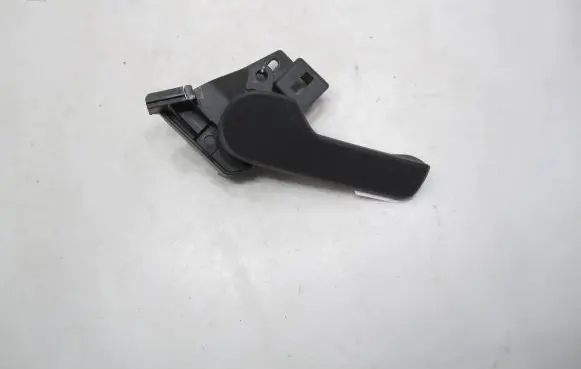 Engine bonnet (hood) release handle