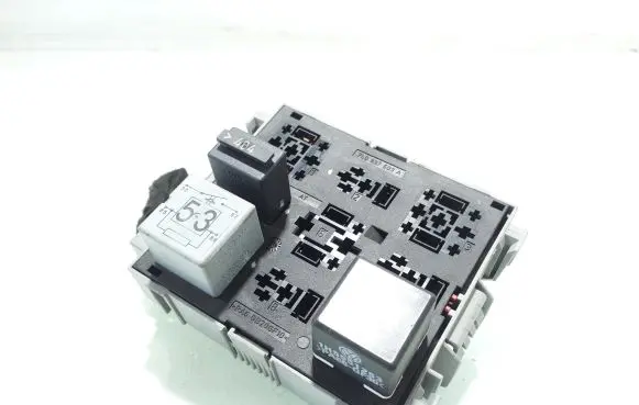 Volkswagen Touareg I Relay mounting block 7L6937503A 1H5951253