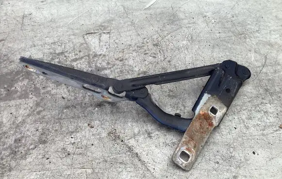 Cadillac CTS Engine bonnet/hood hinges 2311272