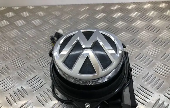 Volkswagen e-Golf Tailgate handle with camera 5G0827469F SW130HW70