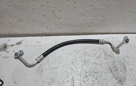 Air conditioning (A/C) pipe/hose