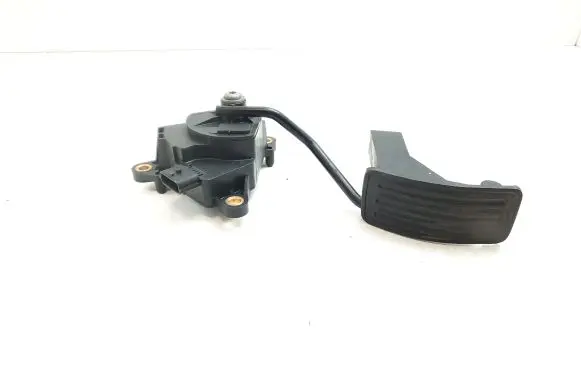 Nissan Qashqai+2 Accelerator throttle pedal 2398A