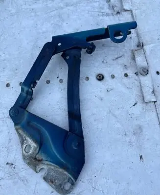 Volkswagen Golf Plus Engine bonnet/hood hinges 5M0823302