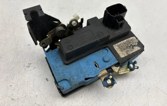 Volvo V70 Front door lock
