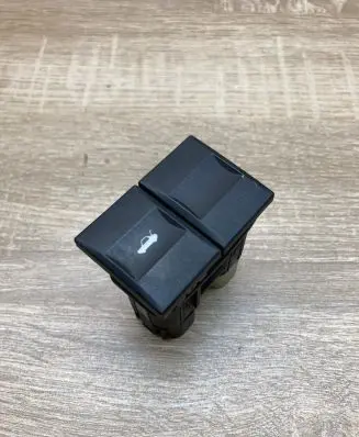 Ford Mondeo Mk III Tailgate opening switch 1S7T19B514AA