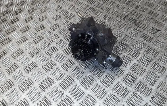 Nissan Qashqai Fuel injection high pressure pump 8200690744
