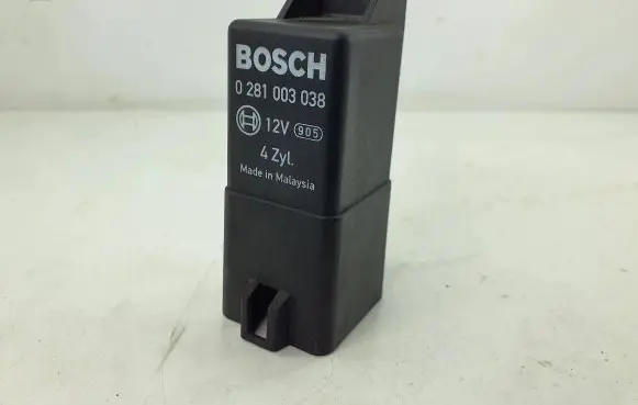 Volkswagen PASSAT B6 Glow plug pre-heat relay 0281003038