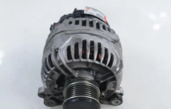 Volkswagen Polo IV 9N3 Generator/alternator A0059