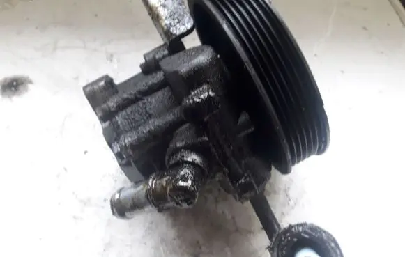 BMW X5 E53 Power steering pump