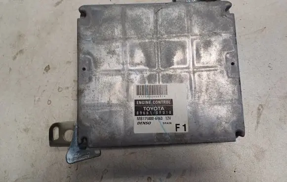 Toyota Corolla Verso AR10 Engine control unit/module 896610F010