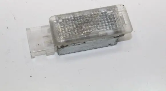 Volkswagen Touareg I Front seat light 7L0947416