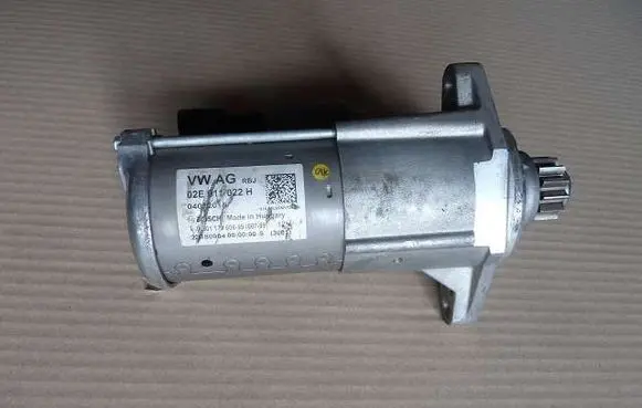 Audi A1 Starter motor 0001179606-II
