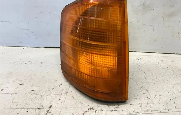 Mercedes-Benz 190 W201 Front indicator light 2018260143 A2018260143 0008205421