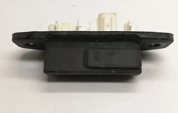 Toyota RAV 4 (XA50) Tailgate/boot open switch button 