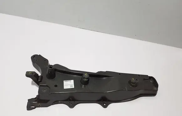 Volvo XC90 Fender mounting bracket 31391777