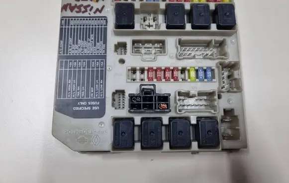 Nissan Note (E11) Fuse module 284B7AX62A RD511