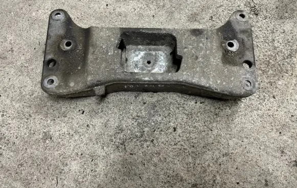 BMW 5 GT F07 Gearbox mounting bracket 6777613
