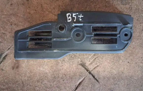Volkswagen PASSAT B5.5 Front bumper mounting bracket 3B0807184E