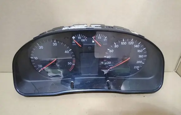 Volkswagen PASSAT B5 Speedometer (instrument cluster) 3B1919860C