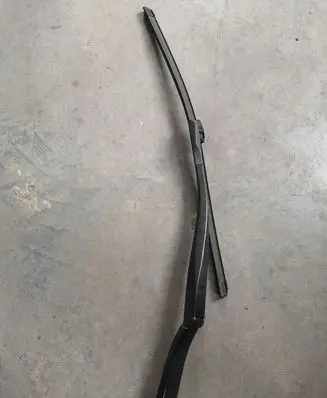 BMW 5 F10 F11 Windshield/front glass wiper blade 7182459
