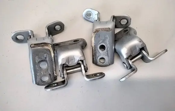 Lexus IS 220D-250-350 Front door upper hinge