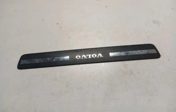 Volvo S80 Front sill trim cover 31349002