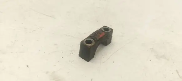 Mitsubishi 3000 GT Camshaft holder