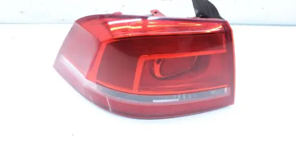 Volkswagen PASSAT B7 Rear/tail lights 3AE945095F