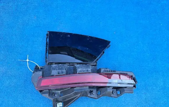 BMW iX Rear bumper light 9878961 7953777