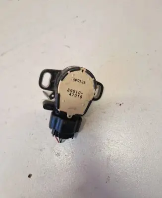 Toyota Prius (XW30) Accelerator pedal position sensor 8951047010 9F0128