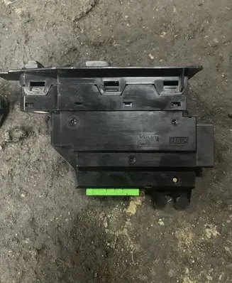 Volvo V70 Electric window control switch